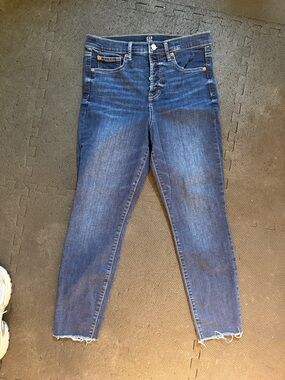 GAP Women's Skinny Jeans in Dark Blue Wash